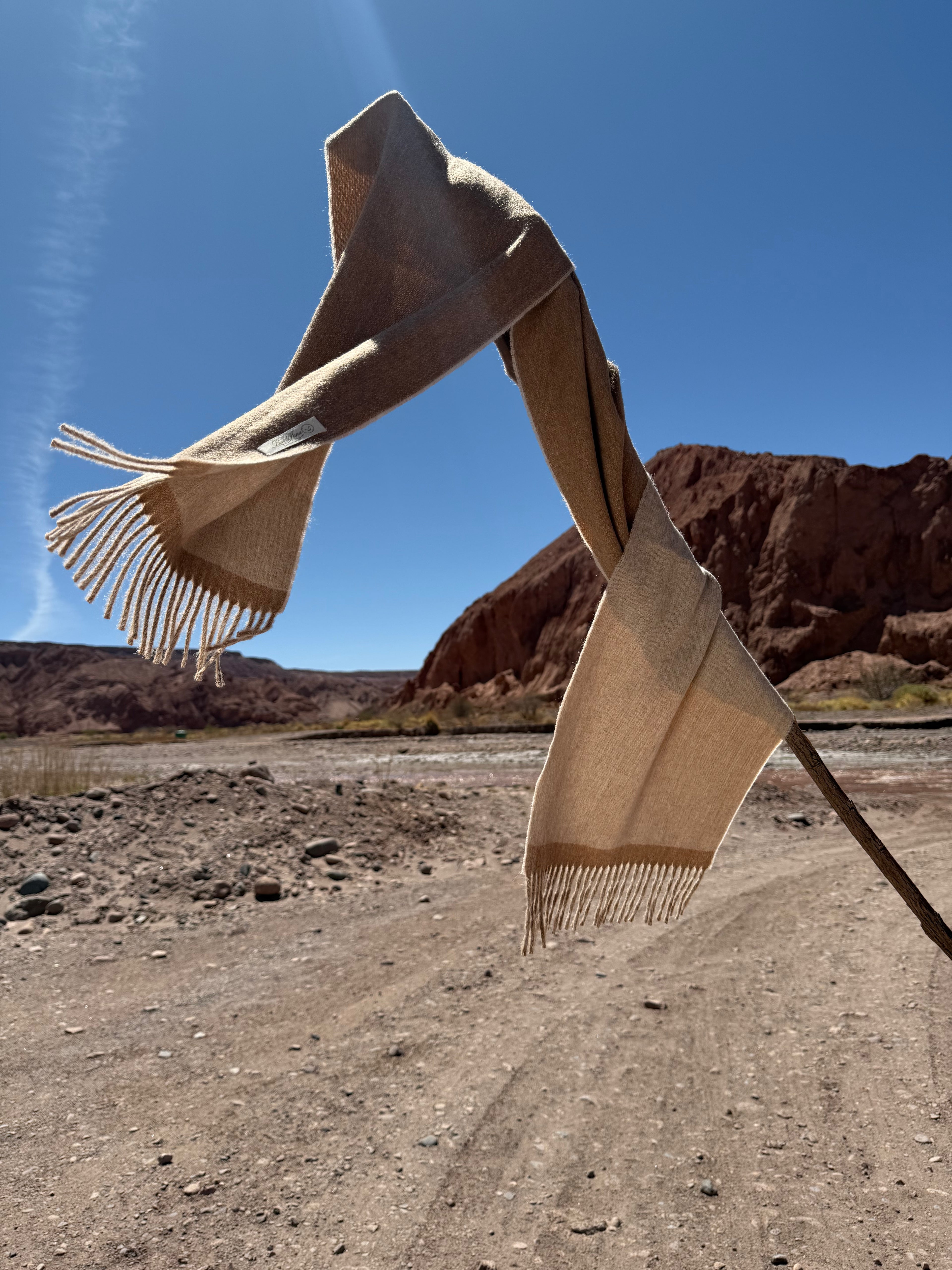 Bufanda riso di luna de baby alpaca eco sostenible en colores naturales y textura reversible