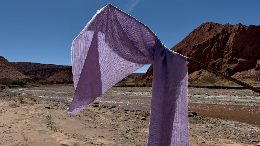 Estola Universo Riso di Luna lavanda en baby alpaca y seda natural