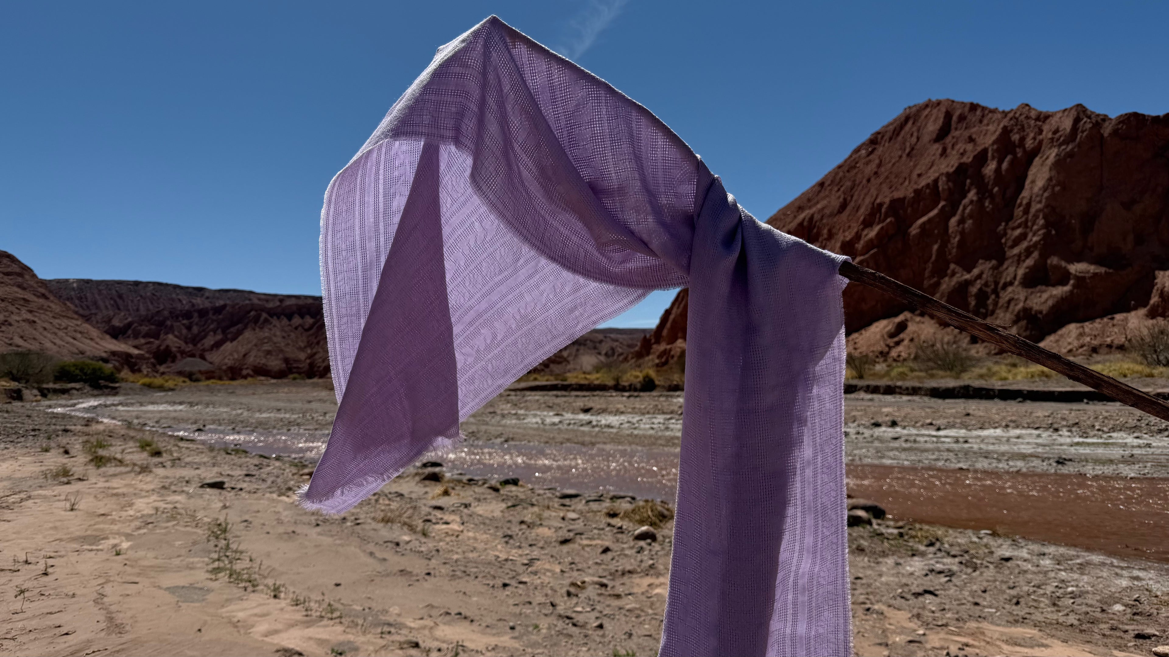 Estola Universo Riso di Luna lavanda en baby alpaca y seda natural