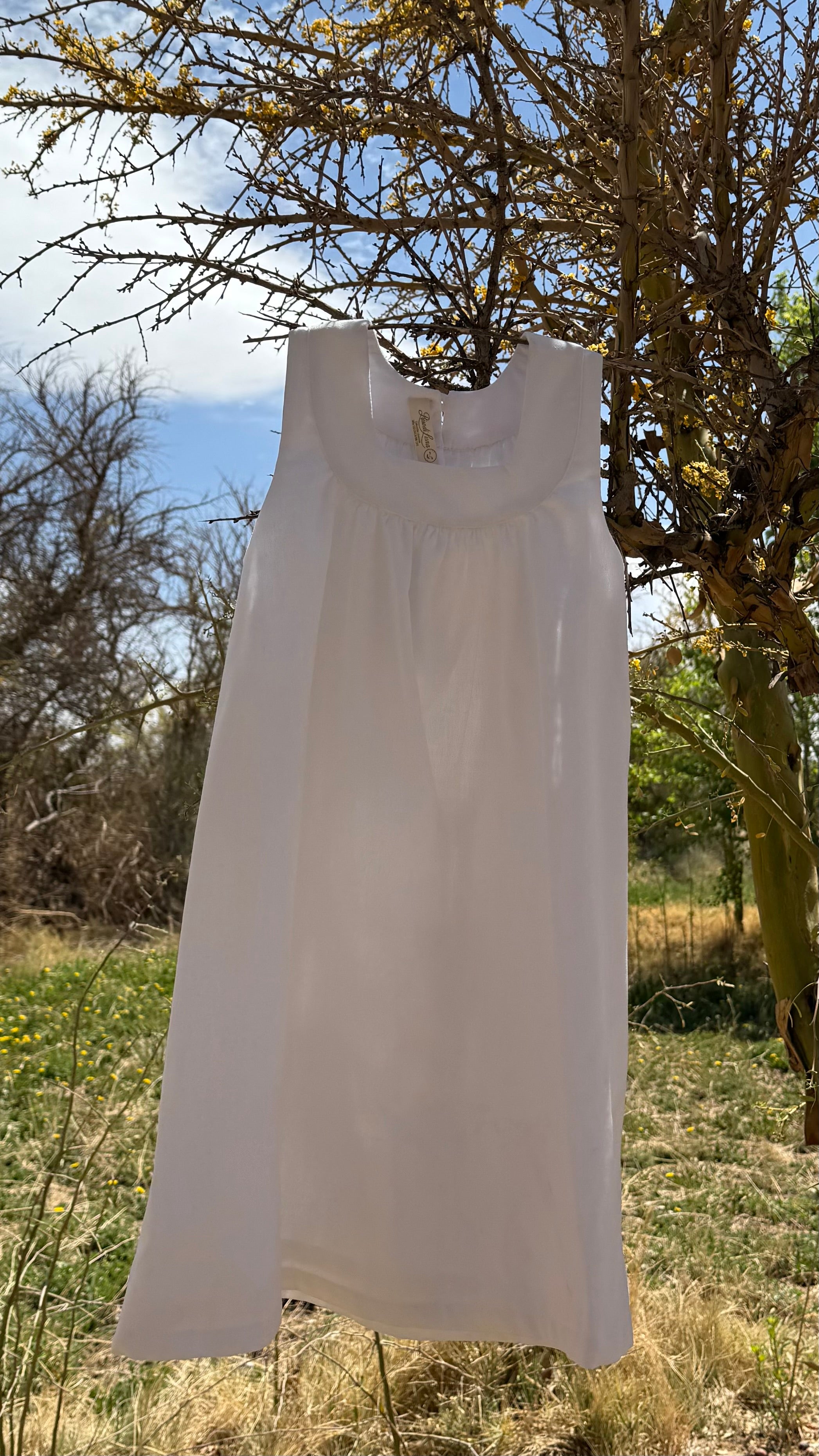 vestido infantil lino blanco, algodón pima hipoalergénico,  moda infantil sostenible