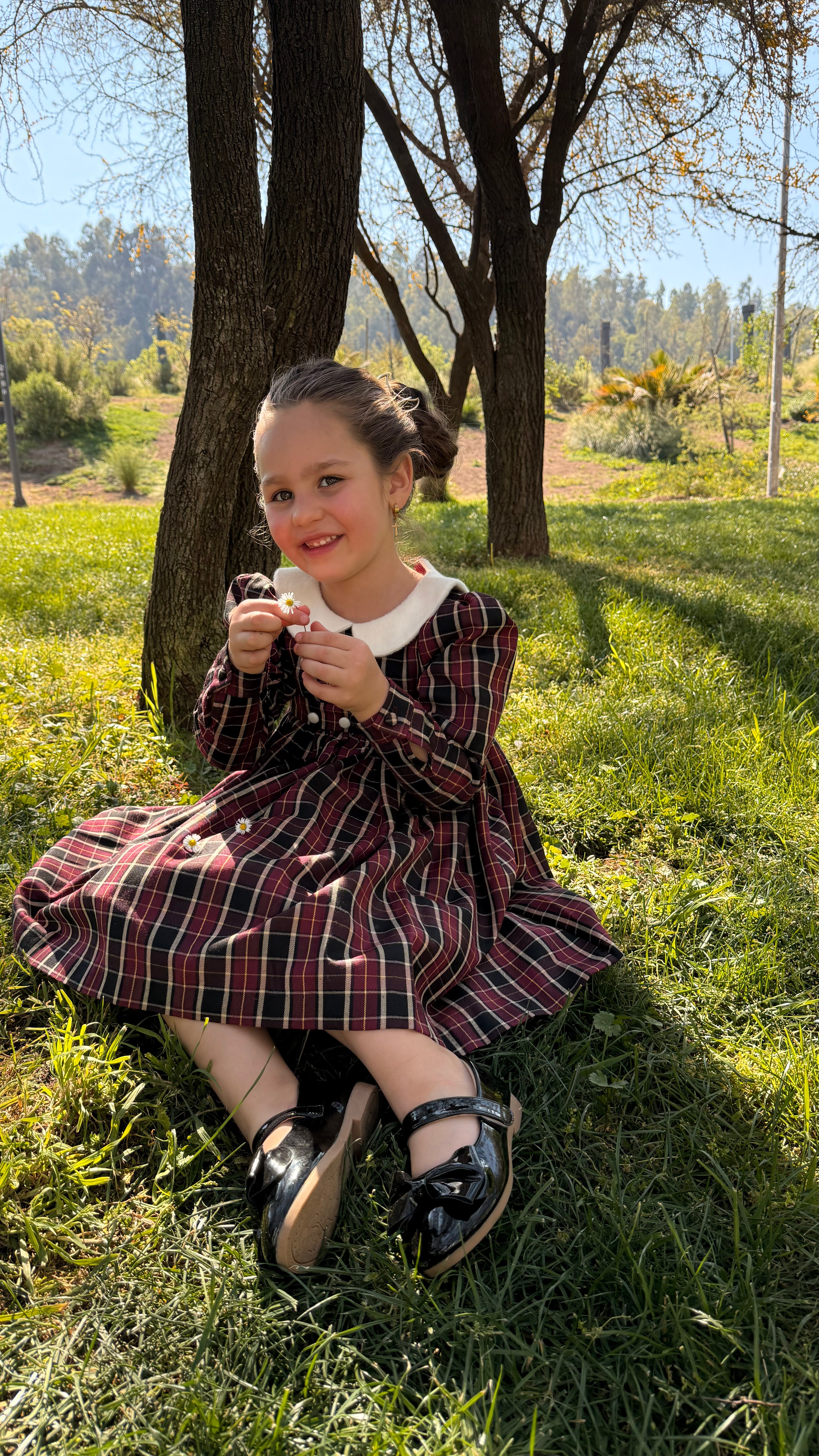 Vestido infantil en tejido escocés con lazo de baby alpaca Riso di Luna.